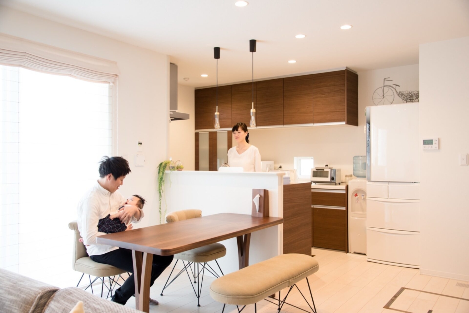 暮らしに満足している家族